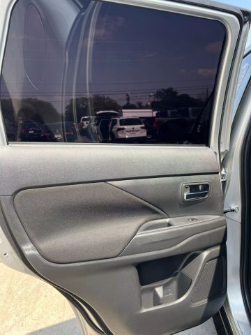 Vehicle image 35 of 39