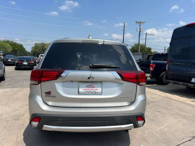 Vehicle image 9 of 39