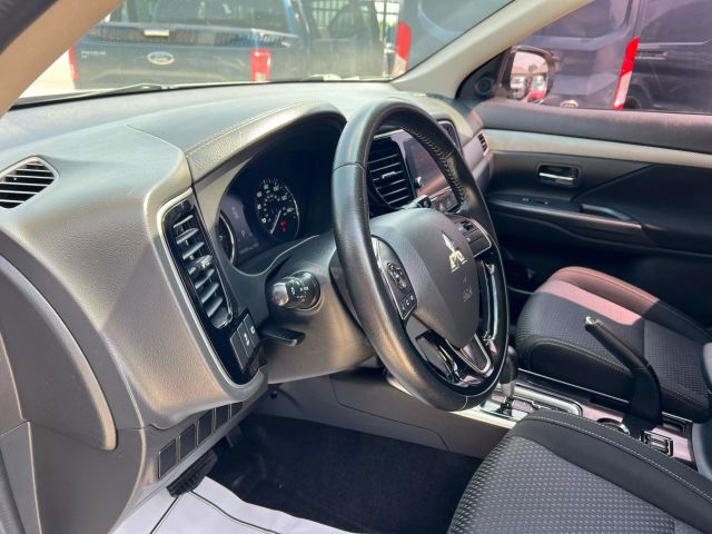 Vehicle image 23 of 39