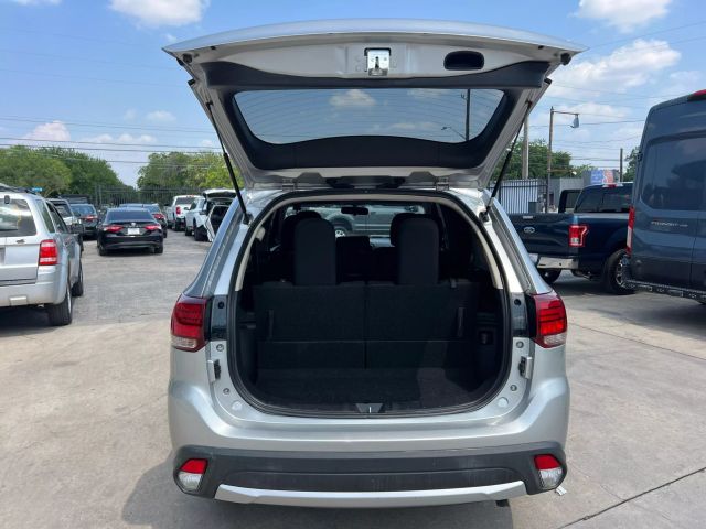 Vehicle image 11 of 39