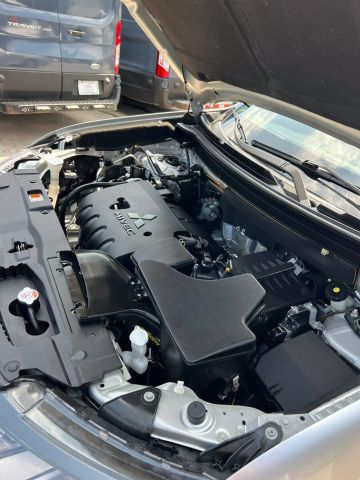 Vehicle image 13 of 39