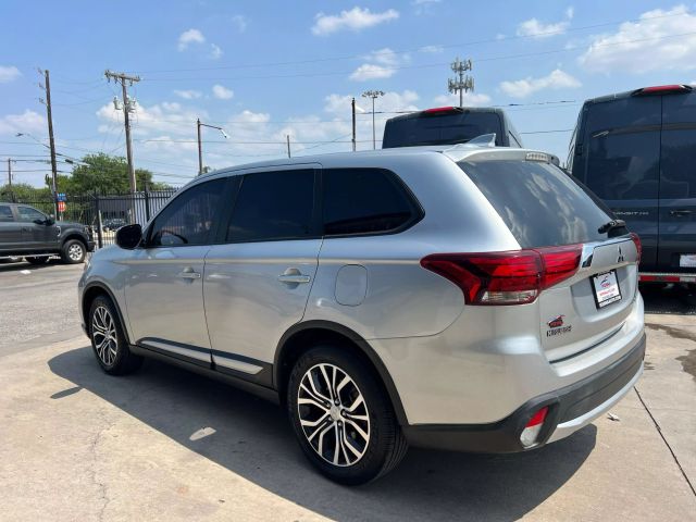 Vehicle image 7 of 39