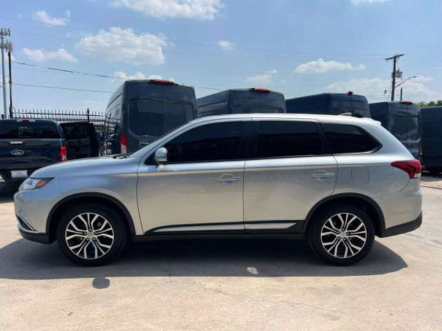 Vehicle image 8 of 39