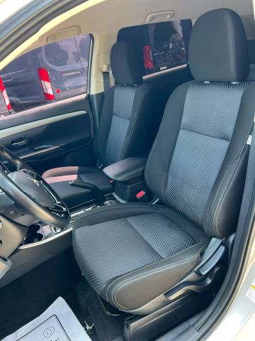 Vehicle image 16 of 39
