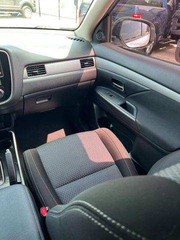 Vehicle image 17 of 39