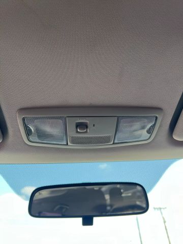 Vehicle image 33 of 39