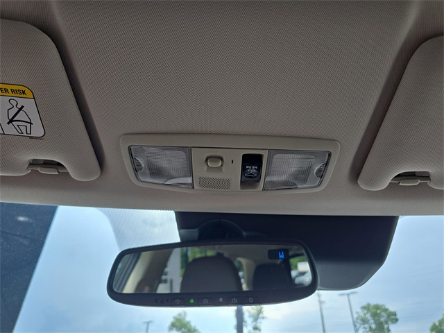 Vehicle image 33 of 38