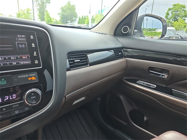 Vehicle image 20 of 38