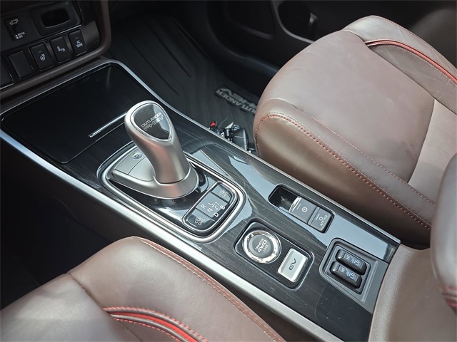 Vehicle image 26 of 38
