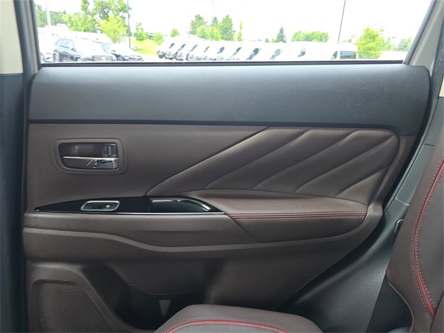 Vehicle image 34 of 38