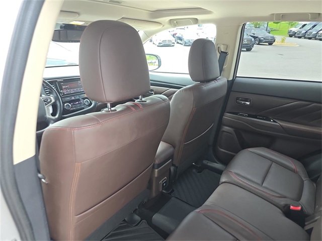 Vehicle image 14 of 38