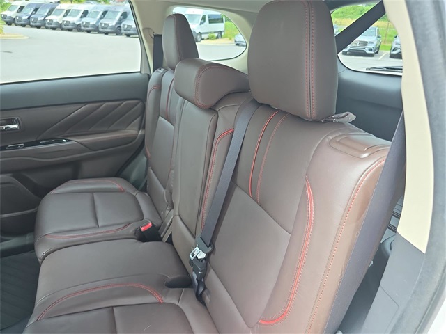 Vehicle image 11 of 38
