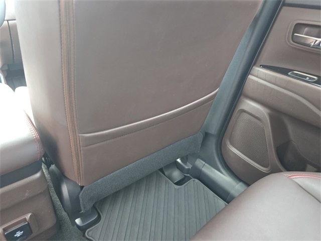 Vehicle image 16 of 38