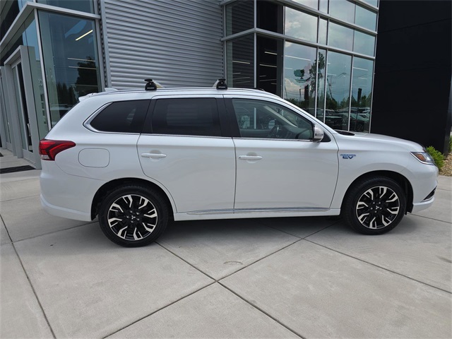 Vehicle image 4 of 38