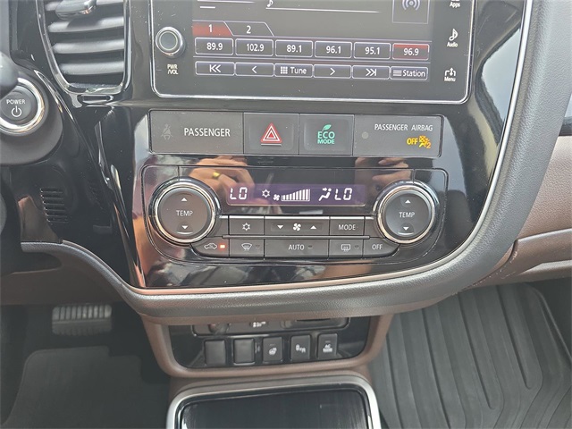 Vehicle image 25 of 38