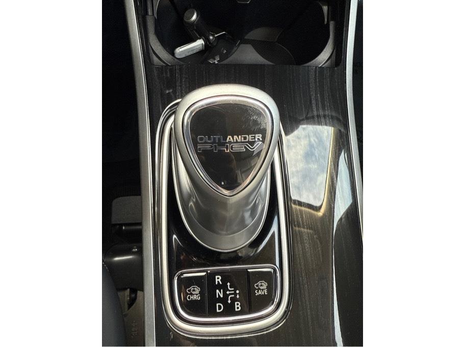 Vehicle image 14 of 23
