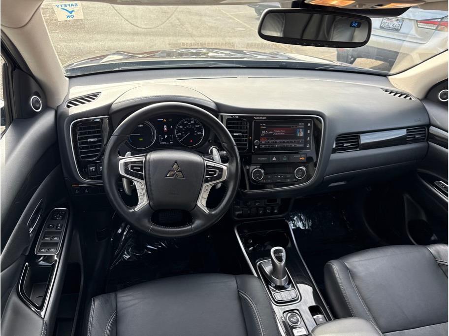 Vehicle image 11 of 23