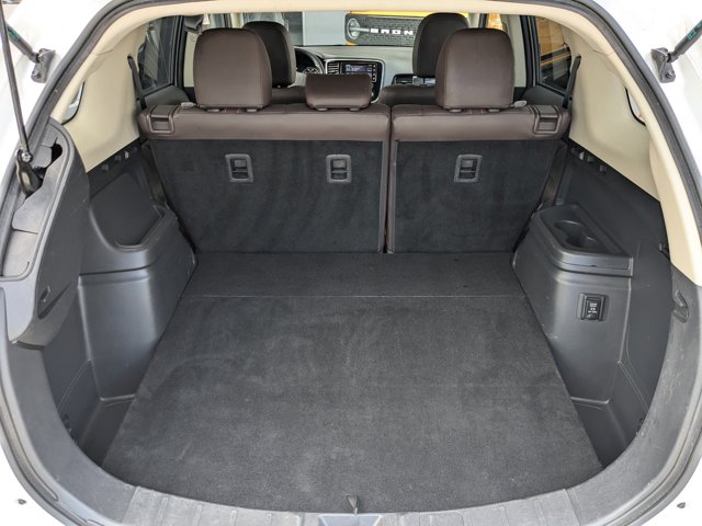 Vehicle image 19 of 31