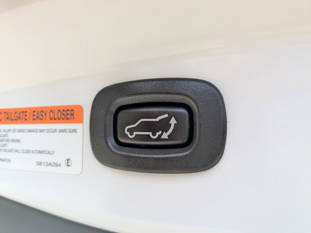 Vehicle image 20 of 31