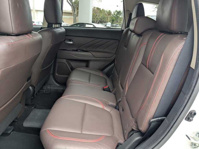 Vehicle image 18 of 31