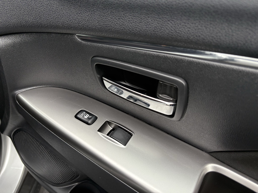 Vehicle image 36 of 38