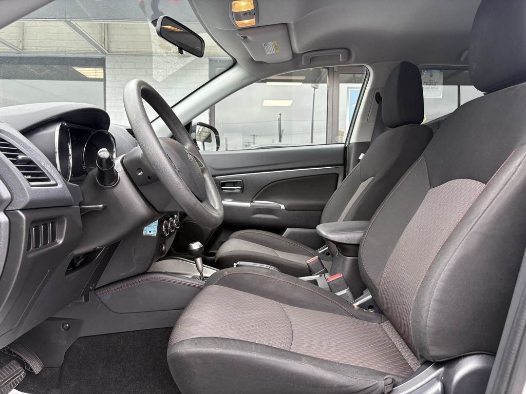 Vehicle image 9 of 38