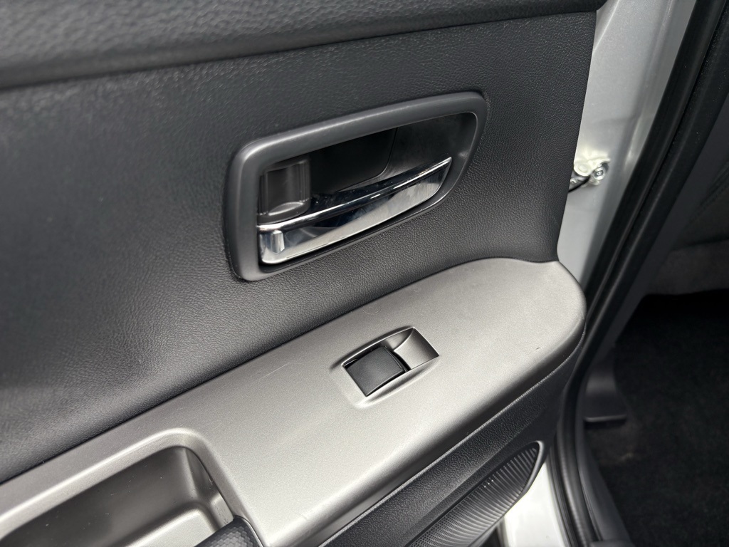 Vehicle image 34 of 38
