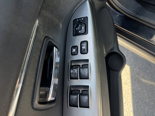 Vehicle image 10 of 24