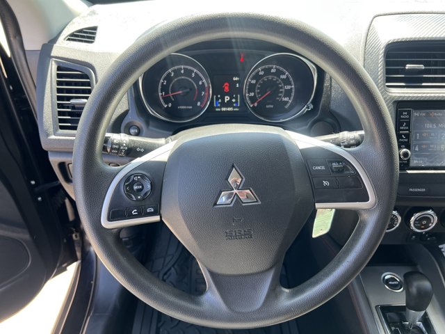 Vehicle image 11 of 24