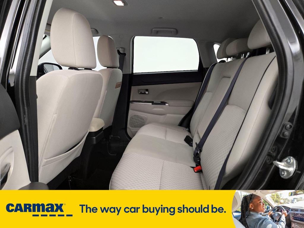Vehicle image 11 of 26