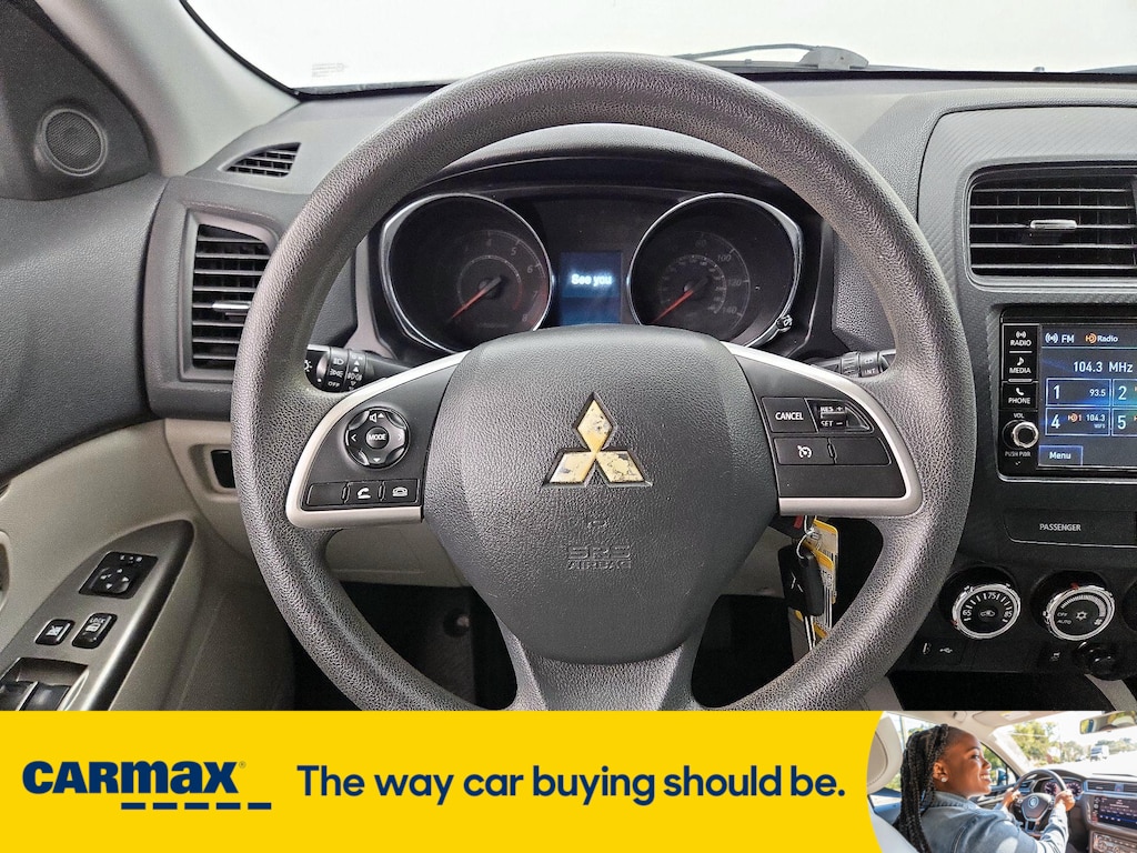 Vehicle image 21 of 26