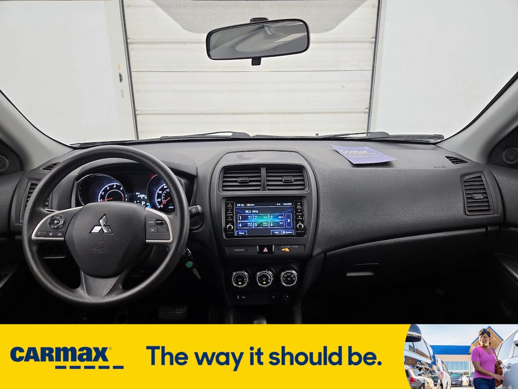 Vehicle image 13 of 27