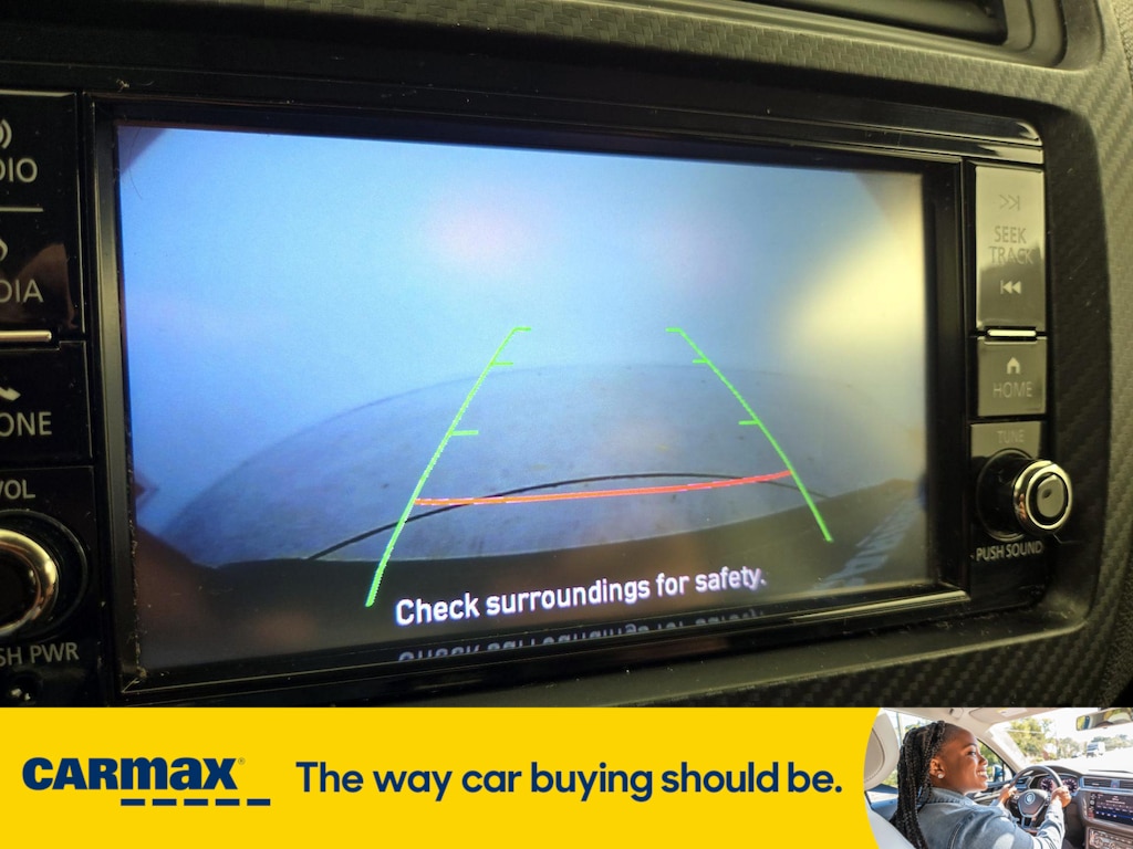 Vehicle image 15 of 27