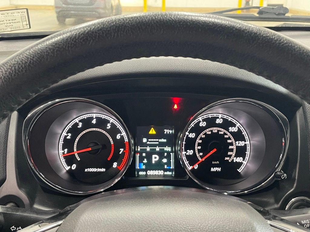 Vehicle image 18 of 32