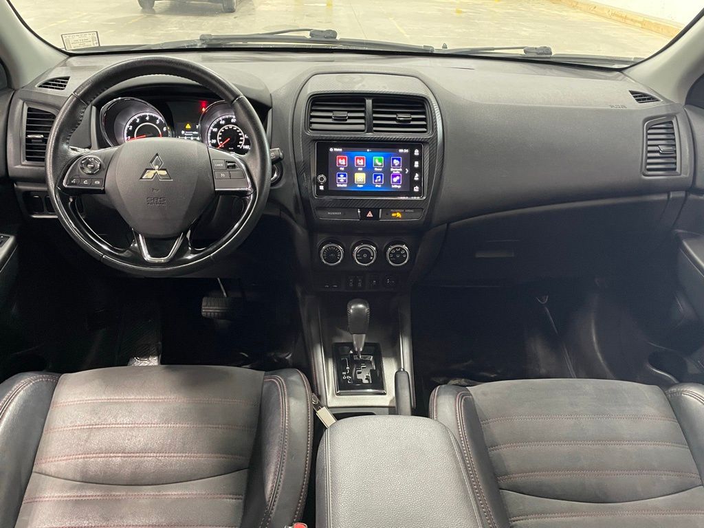 Vehicle image 20 of 32