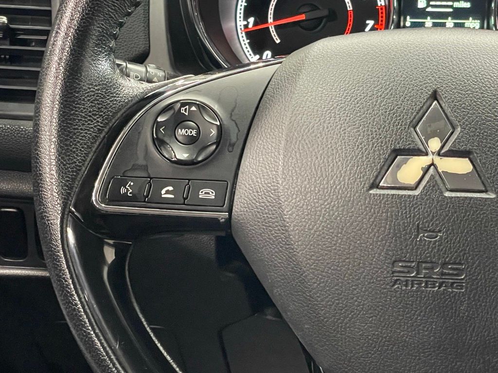 Vehicle image 16 of 32