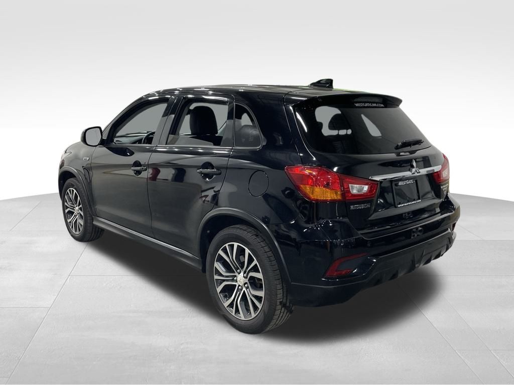 Vehicle image 6 of 32