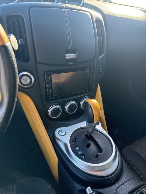 Vehicle image 11 of 17