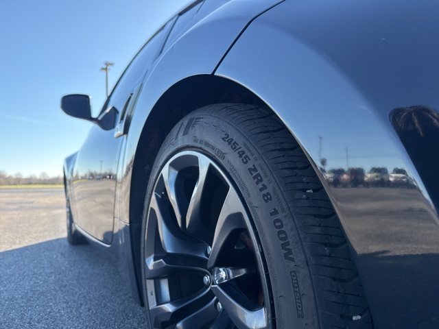 Vehicle image 7 of 17