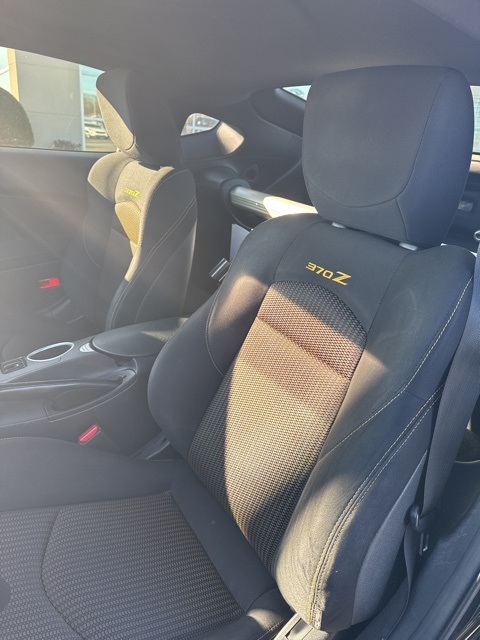 Vehicle image 14 of 17