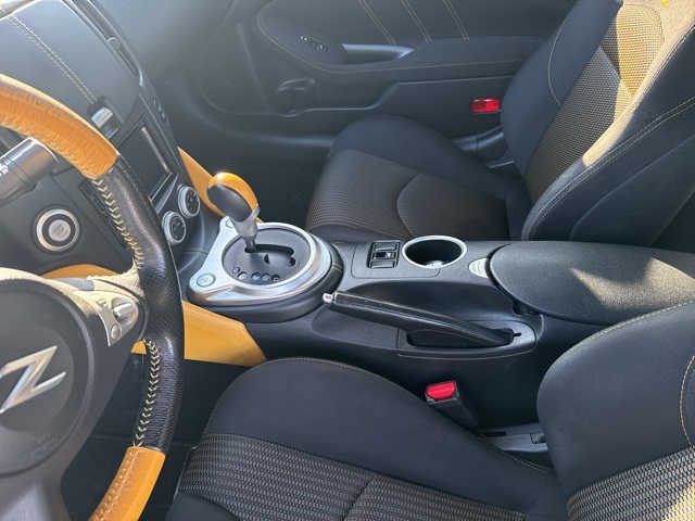 Vehicle image 15 of 17