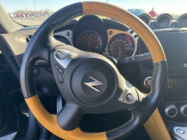 Vehicle image 9 of 17