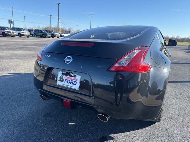 Vehicle image 6 of 17