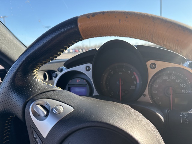 Vehicle image 10 of 17