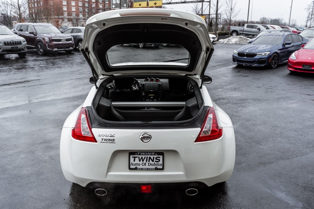 Vehicle image 33 of 36