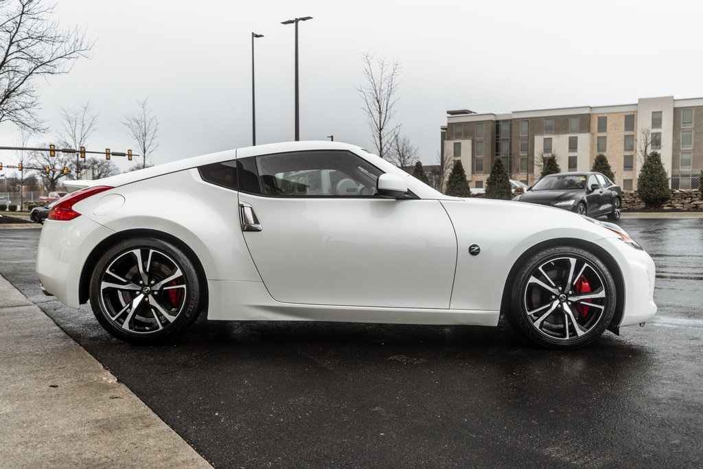 Vehicle image 6 of 36