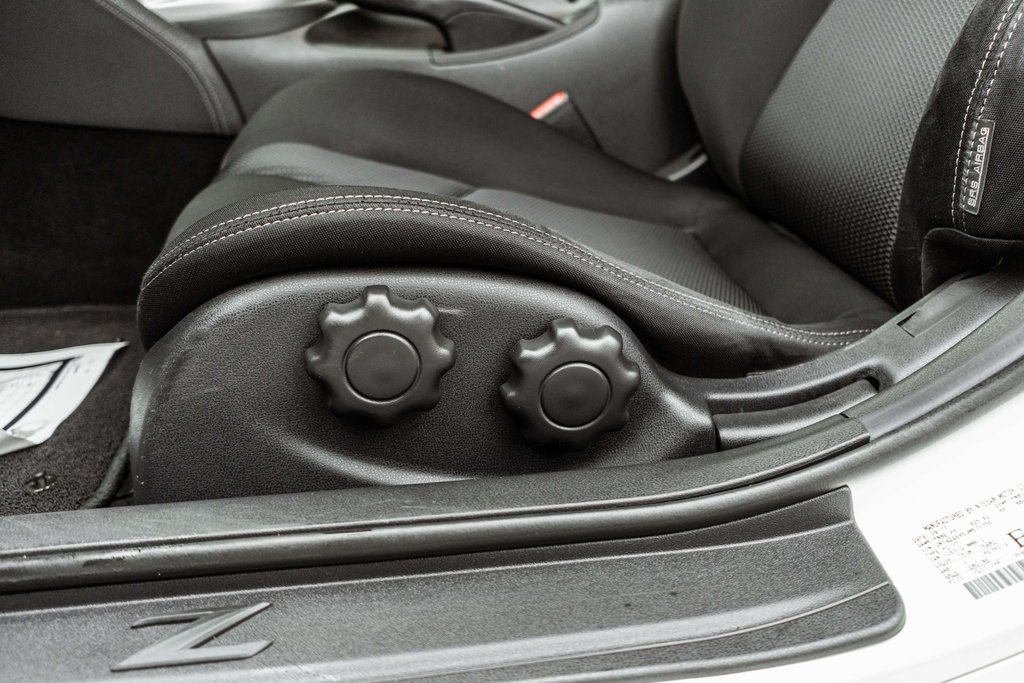Vehicle image 31 of 36