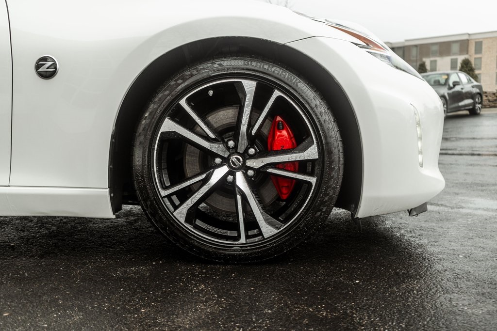 Vehicle image 10 of 36