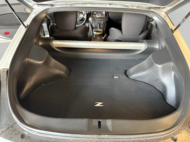 Vehicle image 25 of 27