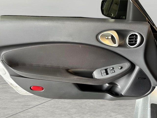 Vehicle image 26 of 27